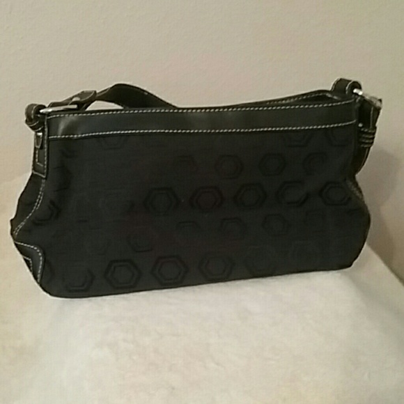 First Issue A Liz Claiborne Co. Handbag - Picture 3 of 8